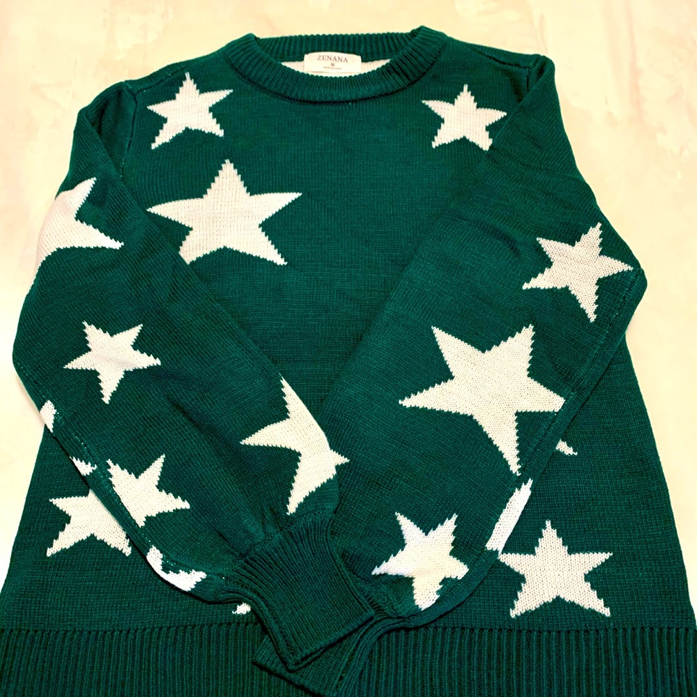 Women’s M Green Sweater With Stars - Never Worn